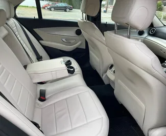 Mercedes-Benz E220 2017 – wynajem od właścicieli w Limassol (Cypr).