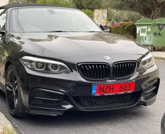 Wynajmij BMW 218i Cabrio 2018 na Cyprze. Paliwo: Benzyna. Moc: 185 KM ➤ Koszt od 120 EUR za dobę.