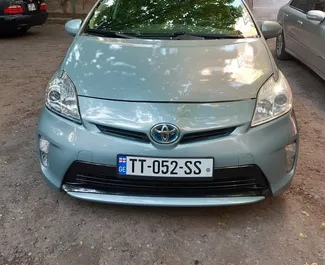 Wypożyczalnia Toyota Prius na lotnisku w Tbilisi, Gruzja ✓ Nr 4042. ✓ Skrzynia Automatyczna ✓ Opinii: 0.