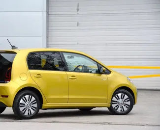 Volkswagen Up – samochód kategorii Ekonomiczny na wynajem w Grecji ✓ Kaucja Bez Depozytu ✓ Ubezpieczenie: OC, FDW, Pasażerowie, Od Kradzieży.