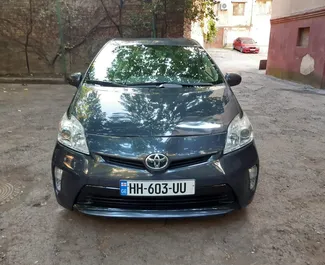 Wynajem samochodu Toyota Prius nr 4043 (Automatyczna) na lotnisku w Tbilisi, z silnikiem 1,8l. Hybryda ➤ Bezpośrednio od Shota w Gruzji.