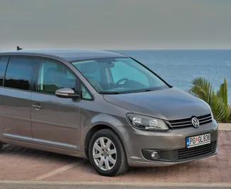 Wypożyczalnia Volkswagen Touran w Budvie, Czarnogóra ✓ Nr 4210. ✓ Skrzynia Automatyczna ✓ Opinii: 6.