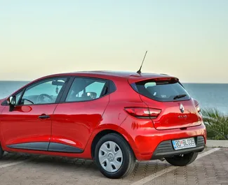 Wynajmij Renault Clio 4 2017 w Czarnogórze. Paliwo: Diesel. Moc: 110 KM ➤ Koszt od 30 EUR za dobę.