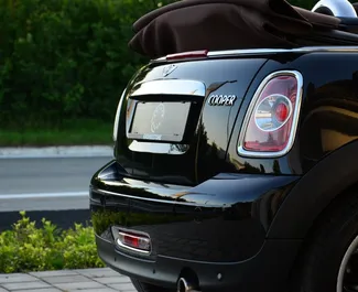 Mini Cooper Cabrio 2012 do wynajęcia w Budvie. Limit przebiegu nieograniczony.