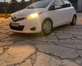 Wynajem samochodu Toyota Yaris nr 4269 (Automatyczna) w Becici, z silnikiem 1,3l. Benzyna ➤ Bezpośrednio od Filip w Czarnogórze.