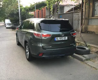 Wynajmij Toyota Highlander 2015 w Gruzji. Paliwo: Benzyna. Moc: 185 KM ➤ Koszt od 200 GEL za dobę.