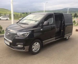 Wynajmij Hyundai H1 2019 w Gruzji. Paliwo: Diesel. Moc: 175 KM ➤ Koszt od 220 GEL za dobę.