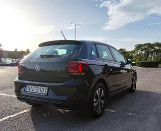 Wynajmij Volkswagen Polo 2019 w Grecji. Paliwo: Benzyna. Moc: 95 KM ➤ Koszt od 19 EUR za dobę.