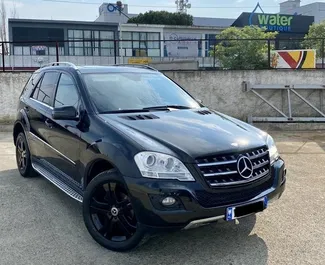 Wypożyczalnia Mercedes-Benz ML320 w Tiranie, Albania ✓ Nr 4593. ✓ Skrzynia Automatyczna ✓ Opinii: 0.