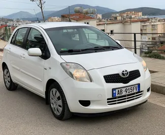 Wypożyczalnia Toyota Yaris w Sarandzie, Albania ✓ Nr 4490. ✓ Skrzynia Manualna ✓ Opinii: 1.