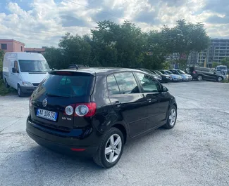 Wynajmij Volkswagen Golf Plus 2007 w Albanii. Paliwo: Diesel. Moc: 120 KM ➤ Koszt od 24 EUR za dobę.