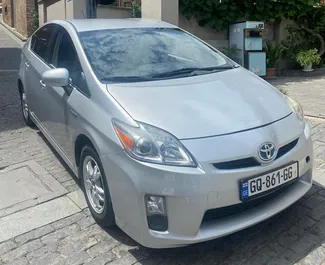 Wypożyczalnia Toyota Prius w Tbilisi, Gruzja ✓ Nr 4726. ✓ Skrzynia Automatyczna ✓ Opinii: 3.