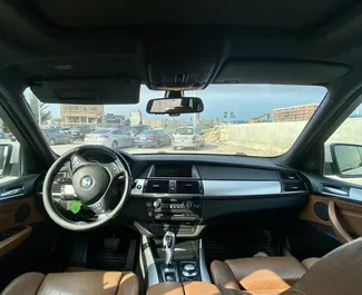 Wynajmij BMW X5 2010 w Albanii. Paliwo: Diesel. Moc: 280 KM ➤ Koszt od 71 EUR za dobę.