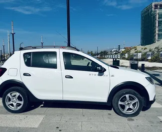 Wynajem samochodu Dacia Sandero Stepway nr 4711 (Manualna) w Tiranie, z silnikiem 1,0l. Benzyna ➤ Bezpośrednio od Erand w Albanii.