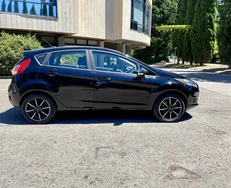Wynajmij Ford Fiesta 2018 w Gruzji. Paliwo: Benzyna. Moc: 125 KM ➤ Koszt od 84 GEL za dobę.