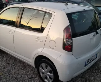 Wynajem samochodu Daihatsu Sirion nr 4519 (Automatyczna) w Tiranie, z silnikiem 1,3l. Benzyna ➤ Bezpośrednio od Ilir w Albanii.