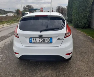 Wynajmij Ford Fiesta 2016 w Albanii. Paliwo: Diesel. Moc: 96 KM ➤ Koszt od 21 EUR za dobę.