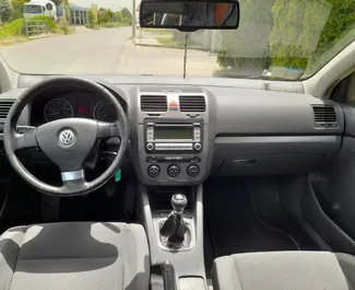 Volkswagen Golf 5 – samochód kategorii Ekonomiczny, Komfort na wynajem w Albanii ✓ Depozyt 100 EUR ✓ Ubezpieczenie: OC, CDW, SCDW, FDW, Od Kradzieży.