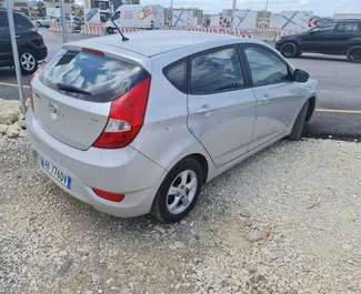Hyundai Accent – samochód kategorii Ekonomiczny na wynajem w Albanii ✓ Depozyt 300 EUR ✓ Ubezpieczenie: OC, CDW, Zagranica.