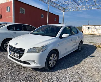 Wypożyczalnia Peugeot 301 na lotnisku w Antalyi, Turcja ✓ Nr 5012. ✓ Skrzynia Manualna ✓ Opinii: 1.