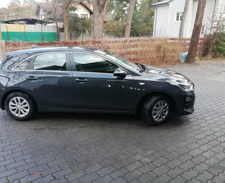 Wynajmij Kia Ceed 2019 w Hiszpanii. Paliwo: Benzyna. Moc: 140 KM ➤ Koszt od 50 EUR za dobę.