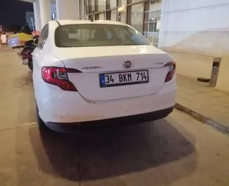 Wypożyczalnia Fiat Egea na lotnisku Sabiha Gokcen w Stambule, Turcja ✓ Nr 4468. ✓ Skrzynia Manualna ✓ Opinii: 0.