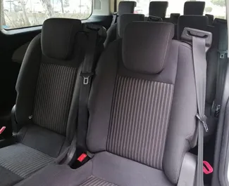 Wnętrze Ford Tourneo Custom do wynajęcia w Turcji. Doskonały samochód 9-osobowy. ✓ Skrzynia Manualna.