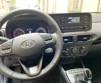 Wynajmij Hyundai i10 2023 in Czechia. Paliwo: Benzyna. Moc: 66 KM ➤ Koszt od 27 EUR za dobę.