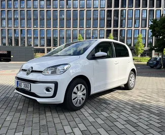 Wypożyczalnia Volkswagen Up w Pradze, Czechy ✓ Nr 4890. ✓ Skrzynia Automatyczna ✓ Opinii: 0.