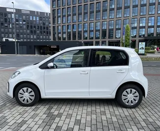 Wynajem samochodu Volkswagen Up! nr 4890 (Automatyczna) w Pradze, z silnikiem 1,0l. Benzyna ➤ Bezpośrednio od Aleksandr in Czechia.