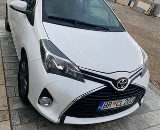 Wypożyczalnia Toyota Yaris w Becici, Czarnogóra ✓ Nr 5430. ✓ Skrzynia Automatyczna ✓ Opinii: 2.