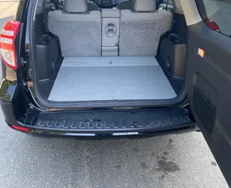 Wynajmij Toyota Rav4 2013 w Gruzji. Paliwo: Benzyna. Moc: 269 KM ➤ Koszt od 145 GEL za dobę.