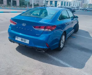 Wynajmij Hyundai Sonata 2019 w ZEA. Paliwo: Benzyna. Moc:  KM ➤ Koszt od 126 AED za dobę.