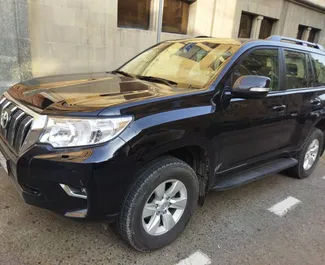 Wynajmij Toyota Land Cruiser Prado 2020 w Gruzji. Paliwo: Diesel. Moc:  KM ➤ Koszt od 310 GEL za dobę.