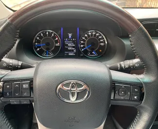 Toyota Fortuner 2019 – wynajem od właścicieli w Tbilisi (Gruzja).