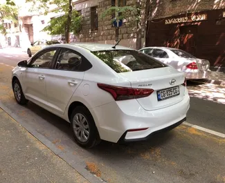 Hyundai Accent – samochód kategorii Ekonomiczny na wynajem w Gruzji ✓ Depozyt 700 GEL ✓ Ubezpieczenie: OC, CDW, SCDW, FDW, Pasażerowie, Od Kradzieży.
