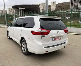 Toyota Sienna – samochód kategorii Komfort, Minivan na wynajem w Gruzji ✓ Bez Depozytu ✓ Ubezpieczenie: OC.