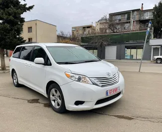 Wynajem samochodu Toyota Sienna nr 5542 (Automatyczna) w Tbilisi, z silnikiem 3,2l. Benzyna ➤ Bezpośrednio od Danieli w Gruzji.