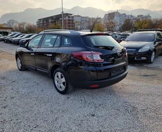 Wynajem samochodu Renault Megane SW nr 5519 (Automatyczna) na lotnisku w Burgas, z silnikiem 2,0l. Benzyna ➤ Bezpośrednio od Trayan w Bułgarii.