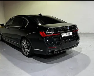 BMW 740Li – samochód kategorii Premium, Luksusowy na wynajem w ZEA ✓ Depozyt 3000 AED ✓ Ubezpieczenie: OC.
