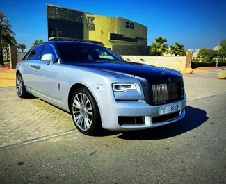 Wypożyczalnia Rolls-Royce Ghost w Dubaju, ZEA ✓ Nr 5655. ✓ Skrzynia Automatyczna ✓ Opinii: 0.