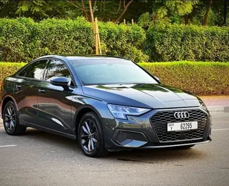 Wynajmij Audi A3 Sedan 2022 w ZEA. Paliwo: Benzyna. Moc:  KM ➤ Koszt od 415 AED za dobę.