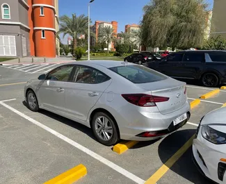 Wynajmij Hyundai Elantra w Dubaj ZEA