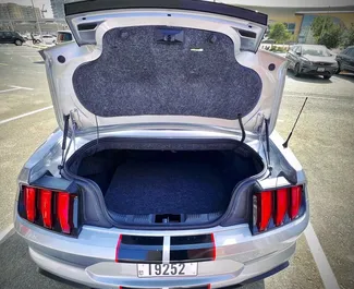 Wynajmij Ford Mustang Cabrio w Dubaj ZEA