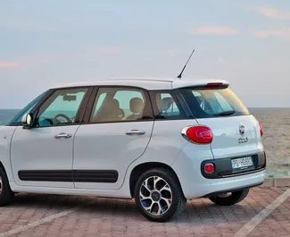 Wynajmij Fiat 500l 2018 w Czarnogórze. Paliwo: Benzyna. Moc: 100 KM ➤ Koszt od 23 EUR za dobę.