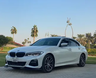 Wypożyczalnia BMW 330i w Dubaju, ZEA ✓ Nr 5980. ✓ Skrzynia Automatyczna ✓ Opinii: 0.