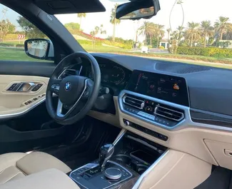 BMW 330i – samochód kategorii Komfort, Premium na wynajem w ZEA ✓ Depozyt 2000 AED ✓ Ubezpieczenie: OC, CDW.