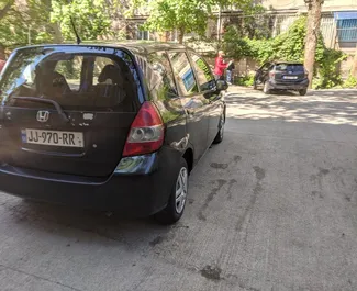 Wynajmij Honda Fit 2008 w Gruzji. Paliwo: Benzyna. Moc: 108 KM ➤ Koszt od 55 GEL za dobę.