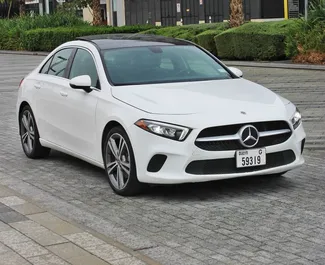 Wynajmij Mercedes-Benz A-Class 2021 w ZEA. Paliwo: Benzyna. Moc: 300 KM ➤ Koszt od 350 AED za dobę.