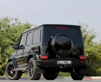 Wnętrze Mercedes-Benz G63 AMG do wynajęcia w ZEA. Doskonały samochód 5-osobowy. ✓ Skrzynia Automatyczna.